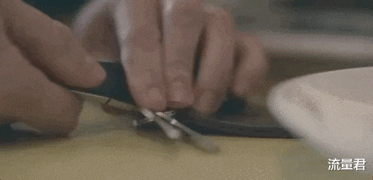 劳斯|一口气2集！苹果新剧太刺激了吧！