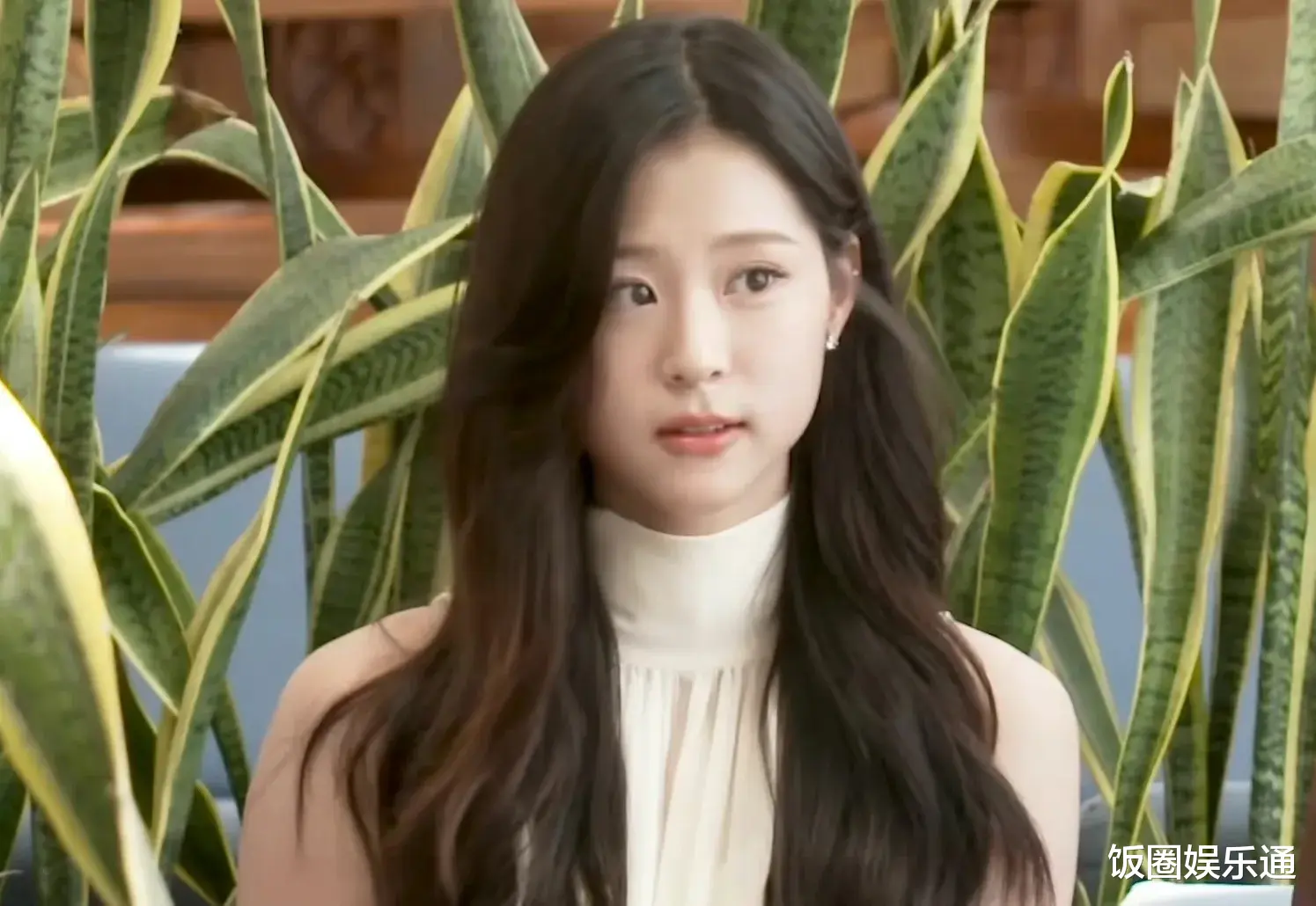 恋爱捕手4|《恋爱捕手4》首播，女嘉宾刚亮相就撞衫，女1女3颜值惊艳似明星