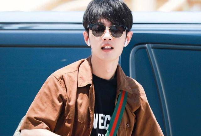 肖战|《十大金曲人气王》选择开放！官宣肖战入围，可谓王者归来