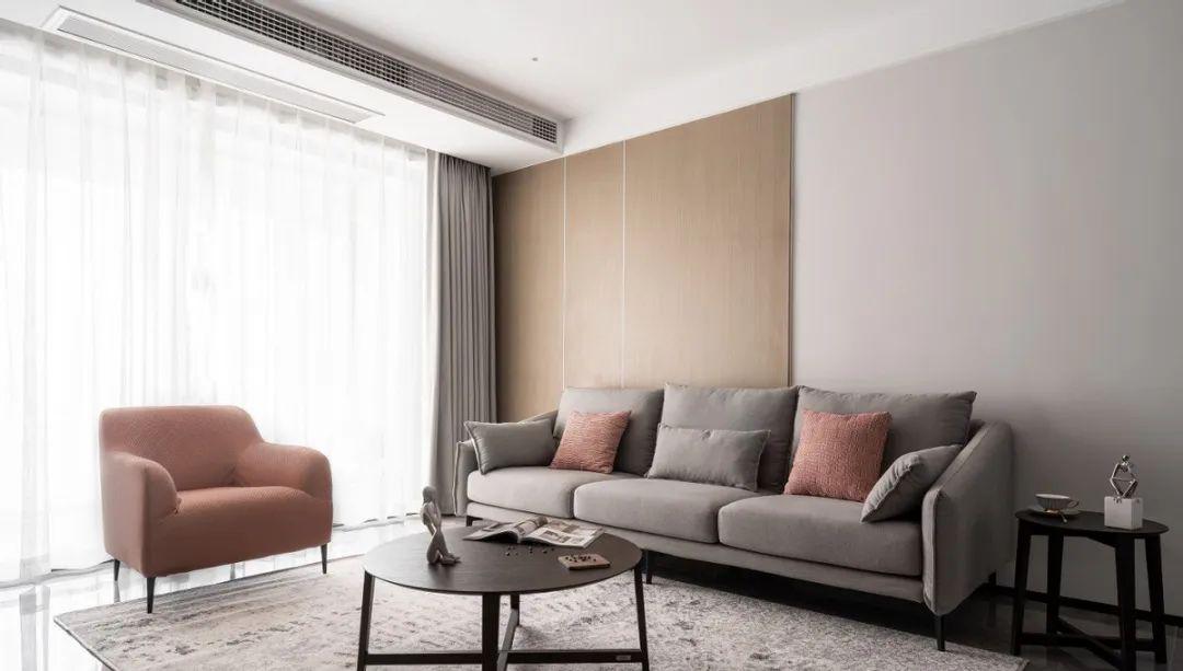 装修没必要一味留白,适当木饰面上墙,搭配灯带使用,高级感倍增!