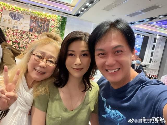 成龙|十多位老戏骨重聚！陈惠敏仍显霸气，成龙左右护法罕有同框