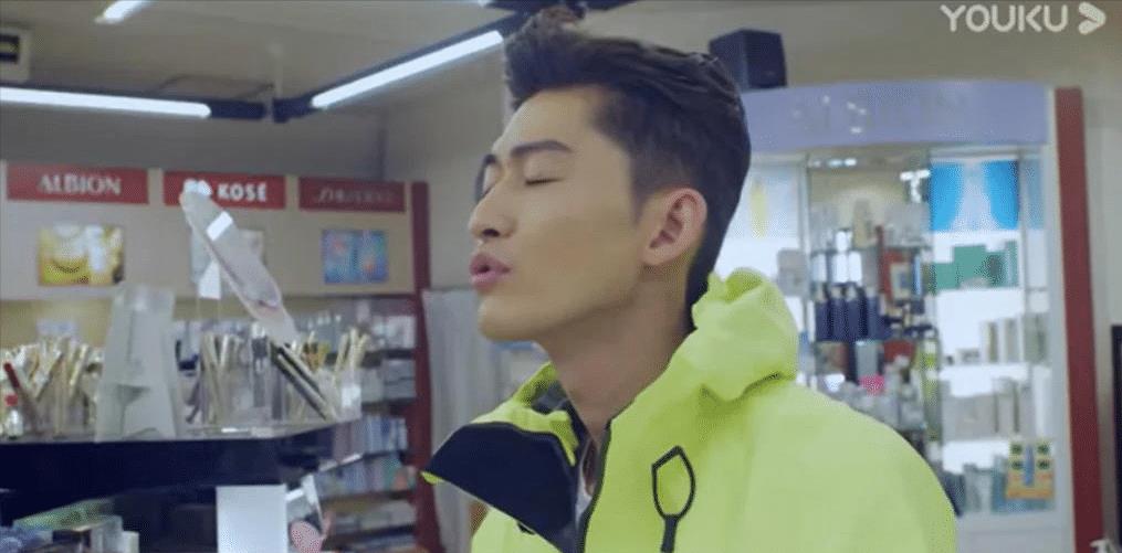 王大治|9位“丑不自知”的男星，明明那么普通，却总爱扮成“第一美男”