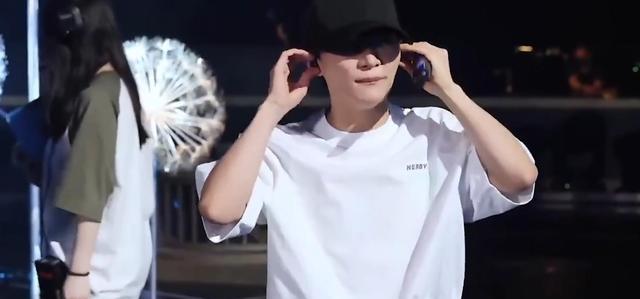 周深|天赐3：周深高情商发言获赞，翻唱接连霸榜，奠定节目最高收视率