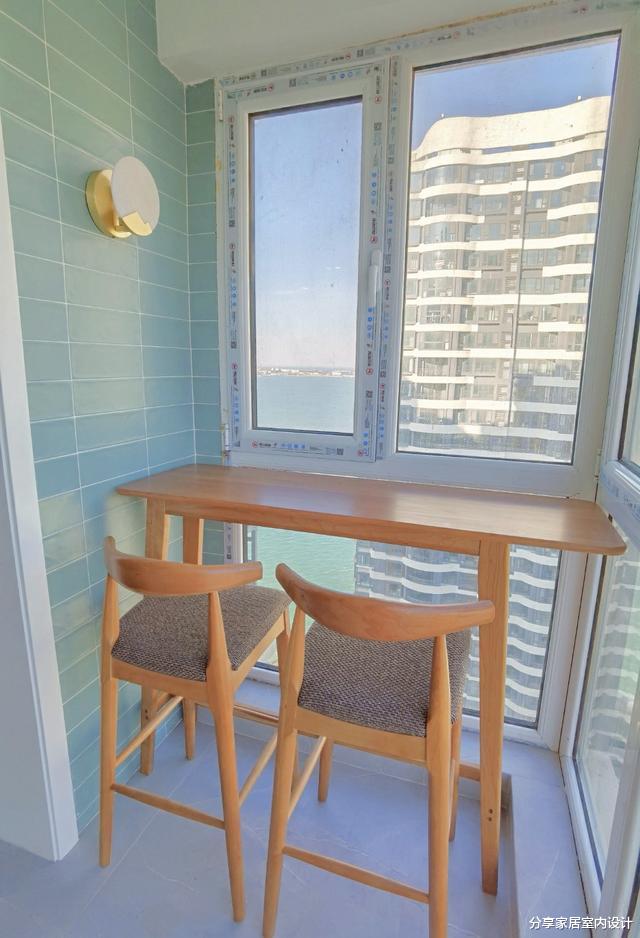 入住半年的新房，餐厅设卡座，沙发不靠墙很实用，看完全屋很治愈