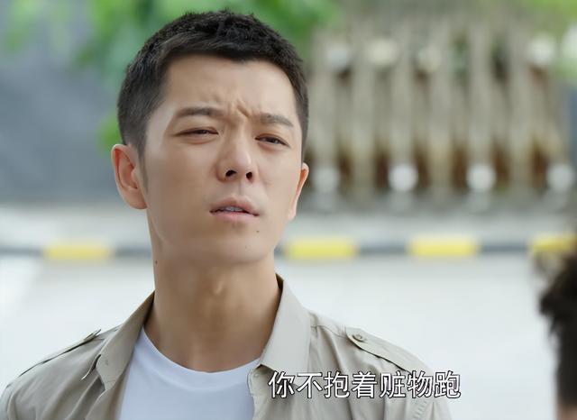 护卫者|《护卫者》全员实力派，老戏骨的表现更惊艳，同台飙戏的场景很吸睛