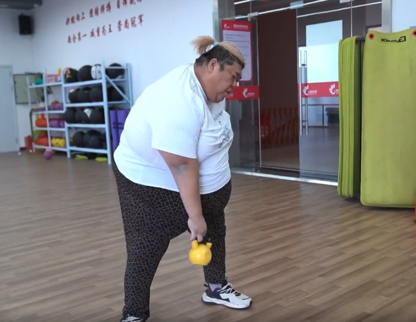 排骨 胖猴仔自爆减肥成果，体重降到440斤，偷吃排骨被抓包