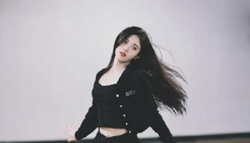 鞠婧祎|鞠婧祎腰部线条迷人,呈现最好状态,粉丝仍然鸡蛋里挑骨头