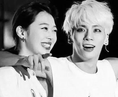 具荷拉|被抑郁症折磨的明星：每一个都让人惋惜，最年轻的只有25岁