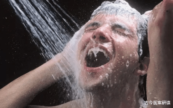 熬夜|45岁男子运动后晕倒,脑梗入院,医生告诫:运动后1习惯,无异于自残