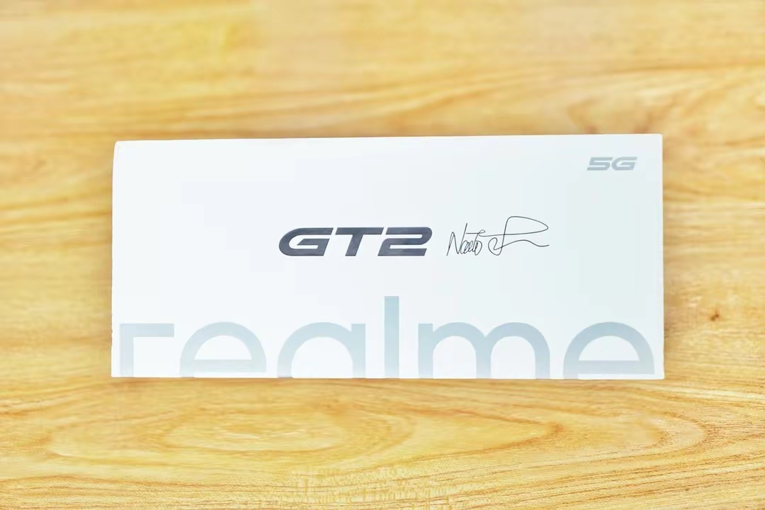 realme|仅2599元，骁龙888+5000mAh+120Hz，最值得入手的中端机？