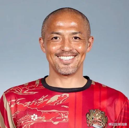 日本队|日本老妖小野伸二：20年前在欧洲拿杯赛冠军，而今43岁的他还没退役