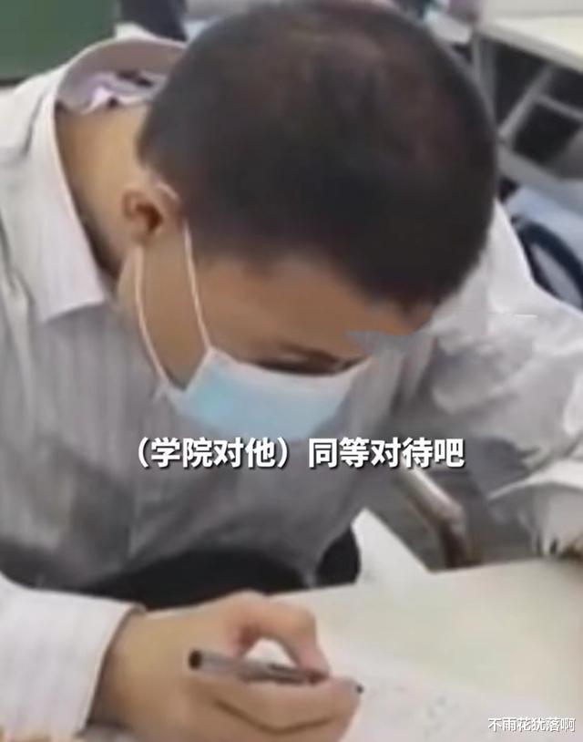 杰森·斯坦森|韦神再回答“女友”问题,耿直回复让全场愣住,网友的评论亮了