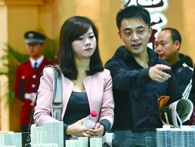 河南男子手持着3张结婚证,三个老婆同小区,登记处:未发现异常