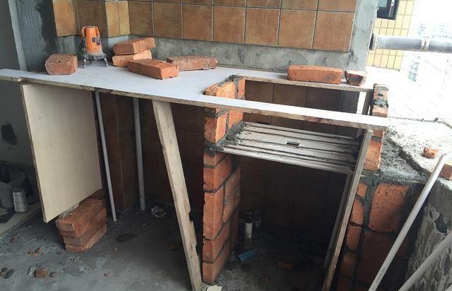 阳台用砖砌了一个洗衣池，只花了500块，大家觉得贵吗？