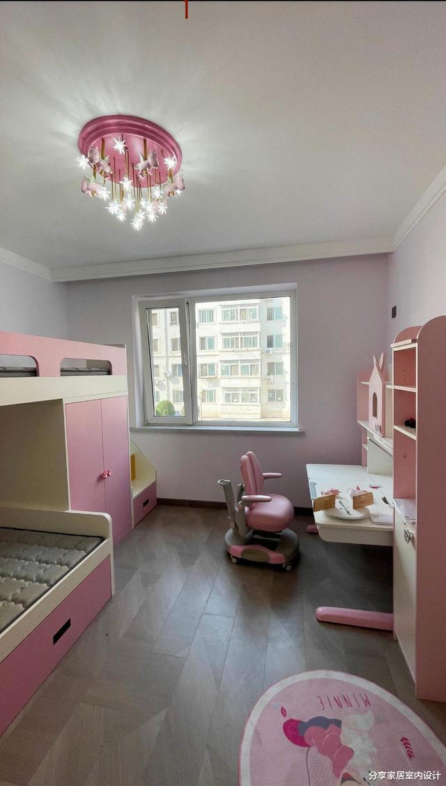 128平现代轻奢风格，时尚与高级感并存，悬空电视背景墙太抢眼了