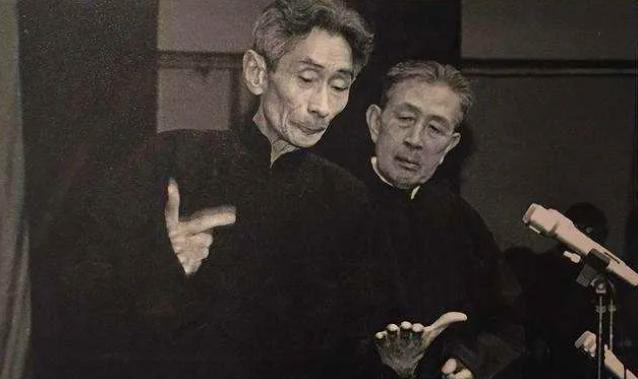 张寿臣|张寿臣：真正的相声老祖，为何让马三立自降辈分 他们之间有啥恩怨