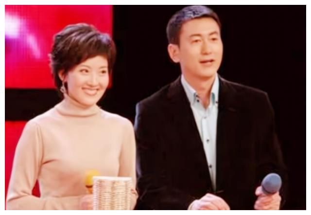 分居|主播鲁健：32岁娶小6岁的郑天亮，婚后分居15年，分居背后有辛酸