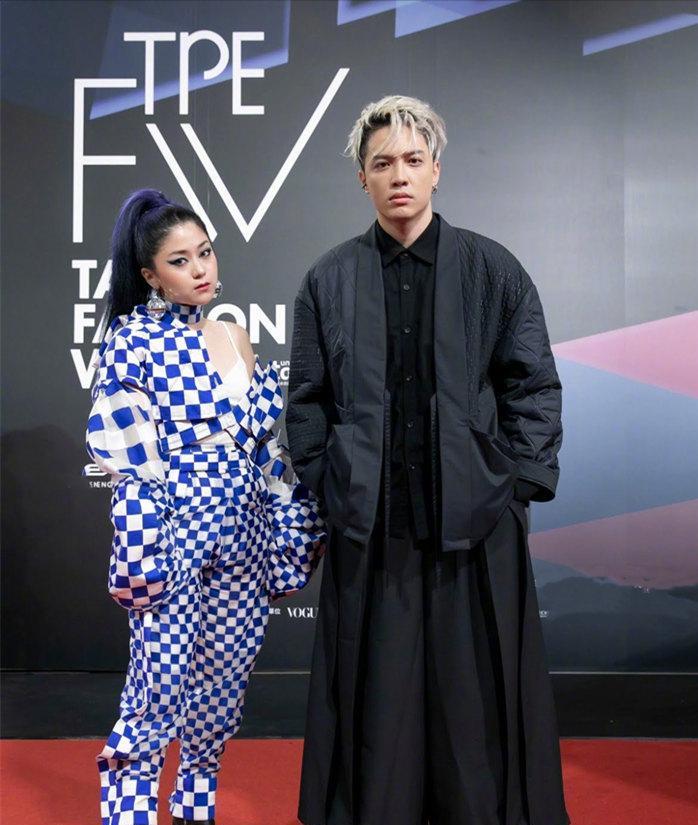 易胖体质|台北时装周：大S韩国老公压轴 嘉宾土味走秀 土到渣还是接地气？