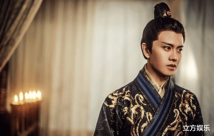 Angelababy|Angelababy和任嘉伦新剧路透，baby买菜似走秀，两人竟然一样高？