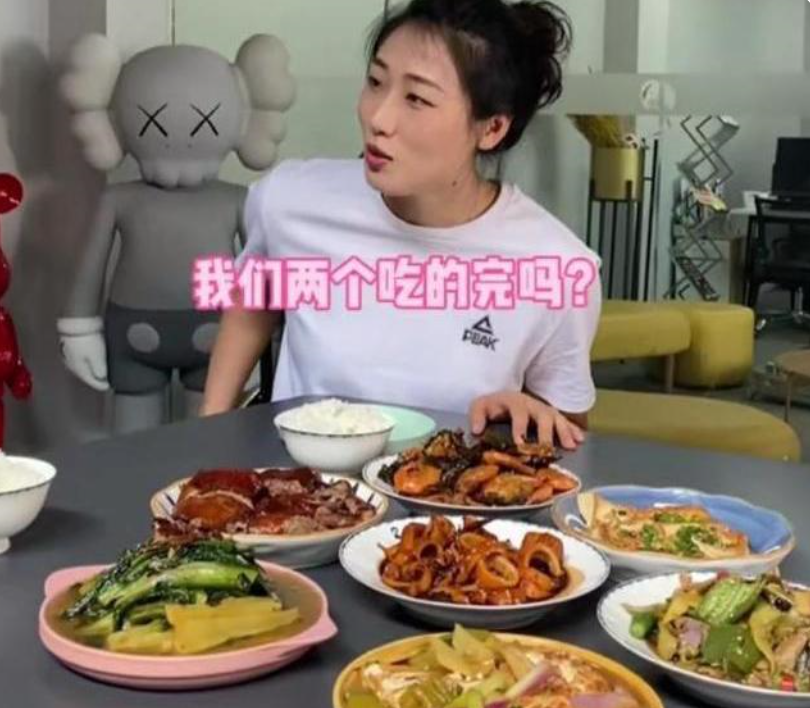 刘晏含|中国女排名将大变脸，笑星气质暴露+享受生活，蔡斌恐不再征召