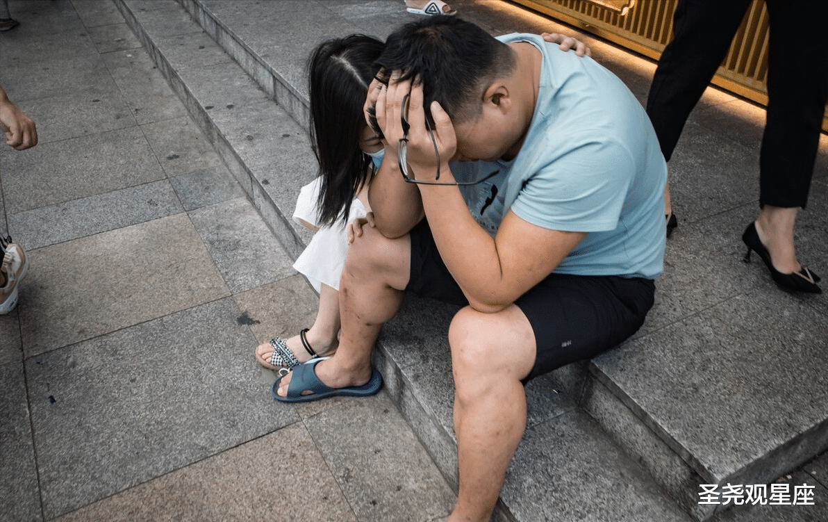 弟弟在外欠下46万债务,哥哥拒绝帮他还债后,竟被父母告上法庭