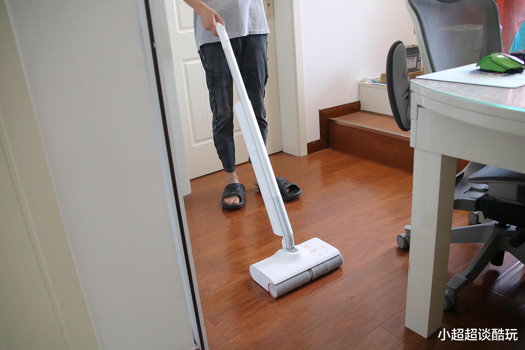 米家|性价比极高的小米新品拖地机体验，双刷无边框设计售价不到1千