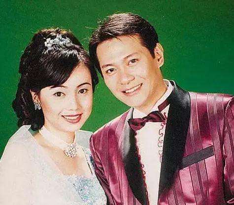 邓萃雯|“小翁美玲”邓萃雯：被父母抛弃，与江华13年的恩怨让人唏嘘