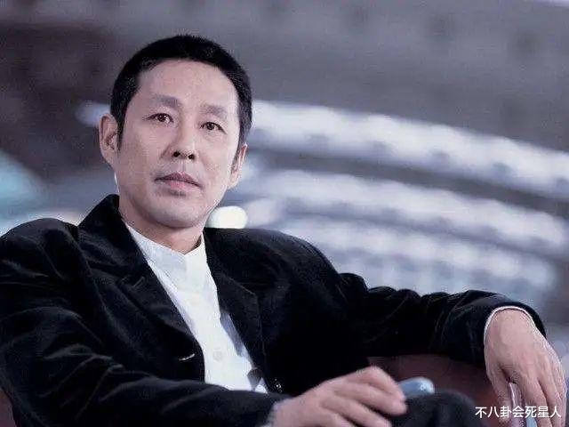 男神|60岁的年纪20岁的身材，这些老牌男神，让中年发福的男星脸红