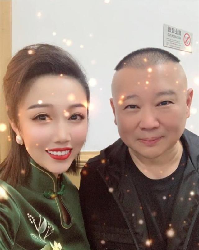 朱鹤松|德云社朱鹤松在线秀甜蜜，转发妻子演唱视频，网友直呼被嗑到了