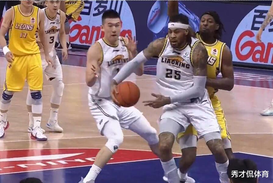 付豪|太香了！莫兰德锁死奥卡福，倒地扑抢+精妙背传，付豪因他更灿烂