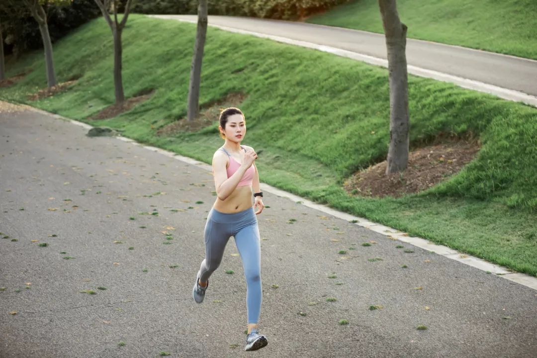 运动|跑步时很快就跑不动了，关键是这点做错了