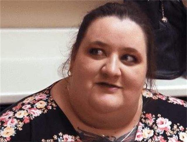 安吉 她体重584斤，脾气差男友离去，让怀孕女儿照顾，今女儿比她还胖