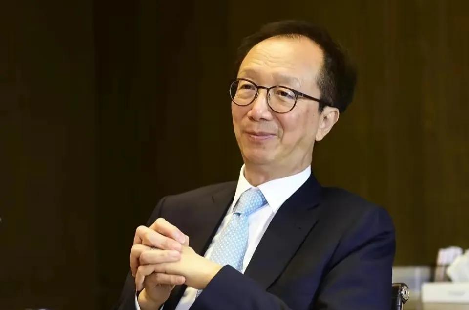 陈慧珊|陈慧珊：两段婚姻三个男人，嫁大11岁经纪人，36岁当母亲也能幸福