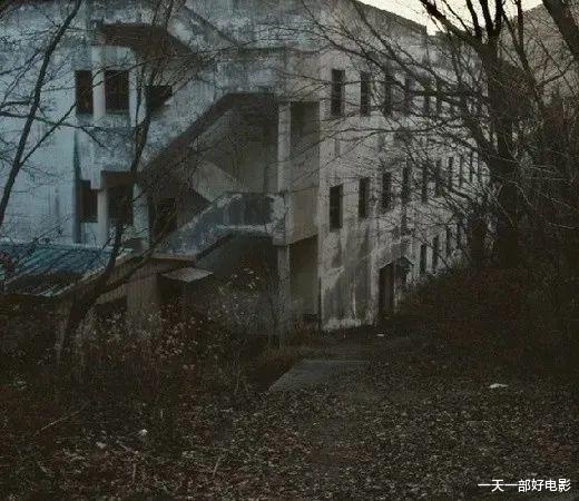 夏洛|吓死人不偿命,《昆池岩》中的那些恐怖剧情