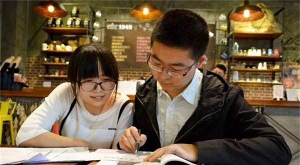 医生|“理想型”男友职业排行榜，医生成了香饽饽，警察未入前五名！