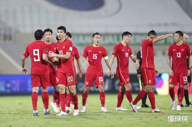 國(guó)足|國(guó)足又1遺珠？22+8均踢滿(mǎn)全場(chǎng)！里皮沒(méi)看錯(cuò)人，28歲新鄭智變鐵人