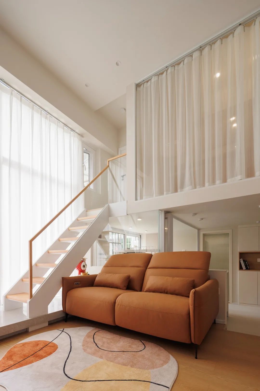 层高4米3,面积40㎡超旧学区房,改出两室一厅,带入户花园