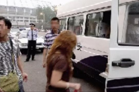 厦门|“富婆”李宝华：打60万美容针、燕窝当水喝，被抓后遗憾钱没花完