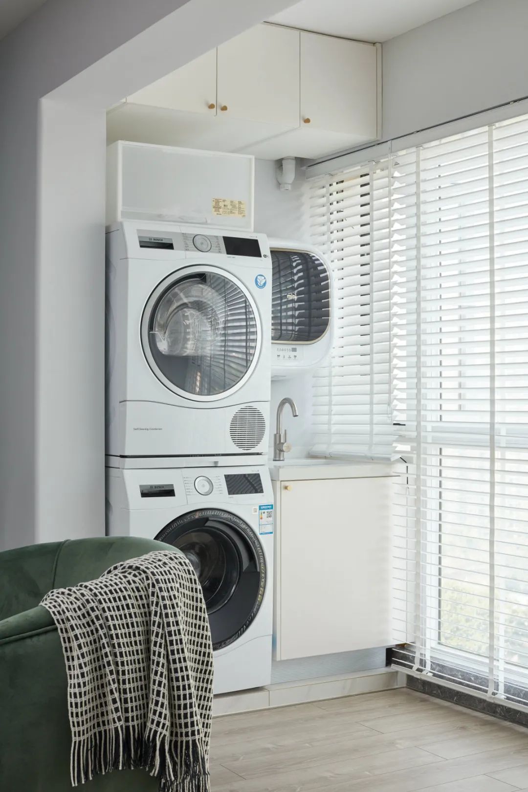 阳台柜规划得当,堪比一个储物间 !