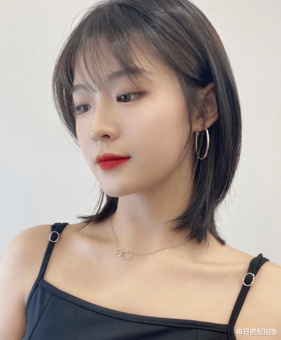 发型 女人过了四十岁,做发型千万别踩这五种“雷”,显老又显土气