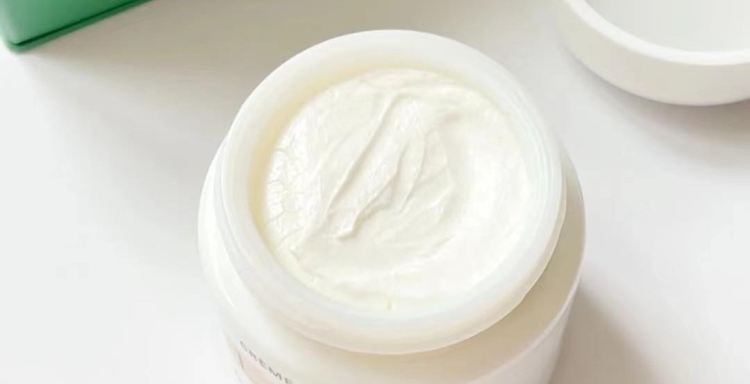 面霜 有钱人爱用的贵妇抗老面霜:海蓝之谜最经典,雅诗兰黛白金更全能