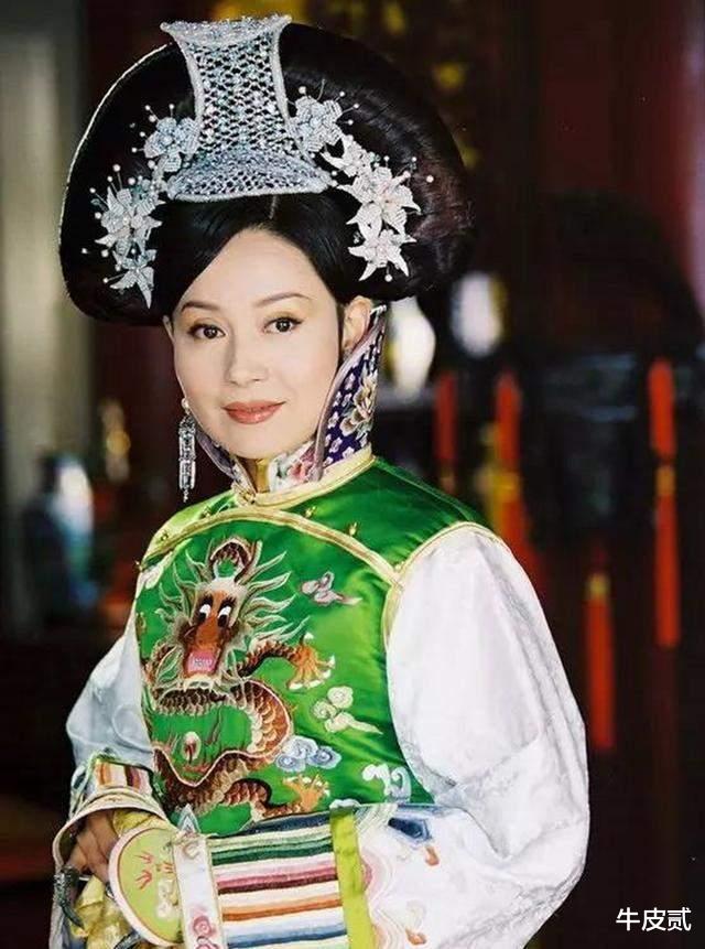 赫本|同样演“贵妇妈妈”，把邬君梅潘虹等女星放在一起，差别出来了