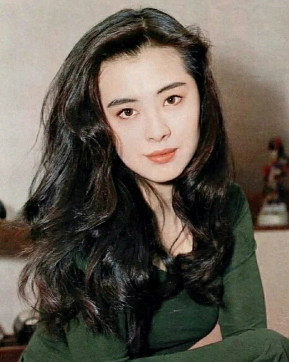 周星驰|90年代没出演过星爷电影的女神，数来数去，就这两位