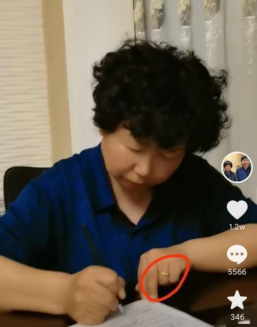 姚策|老杜中秋发作文,自曝十个大问题。网友:坚持把谎言说到底