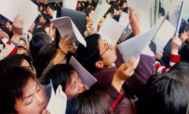 大学生|没有人脉和背景的学生,尽量别碰这几类专业,毕业生就业前景堪忧