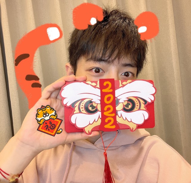 肖战|肖战:春晚不参加没关系,初一初二舞台更劲爆,人气不降反升