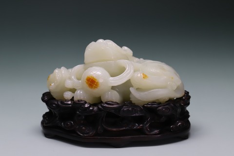 和田玉籽料|舊藏和田玉籽料“枣红皮 狮子舞绣球”