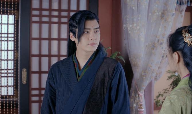 李易峰|满脸褶子、眼神猥琐，明明都这么老了，就别硬尬“少年感”了