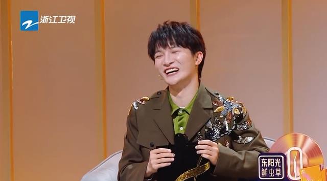 周深|天赐3：周深女人缘爆棚，因性格讨喜，被戴羽彤当场表白，引热议