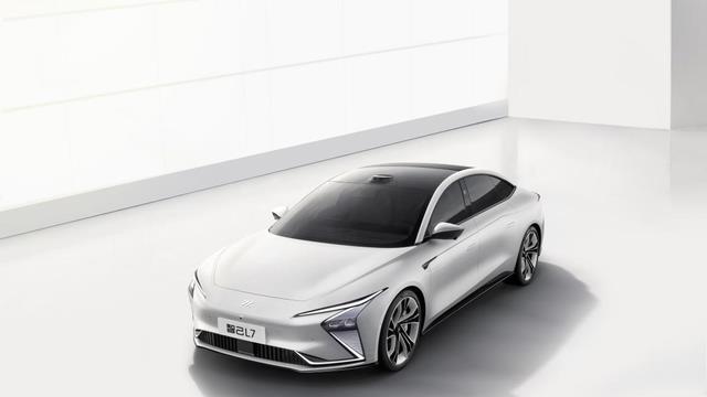 又是神仙打架的一年，2022年最受关注新能源轿车大盘点